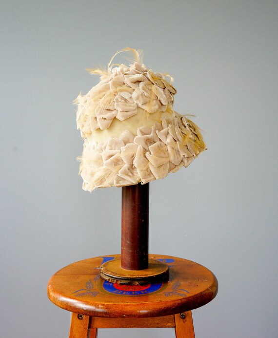 Vintage Velvet Cloche Hat with Feather, Bucket Ha… - image 8
