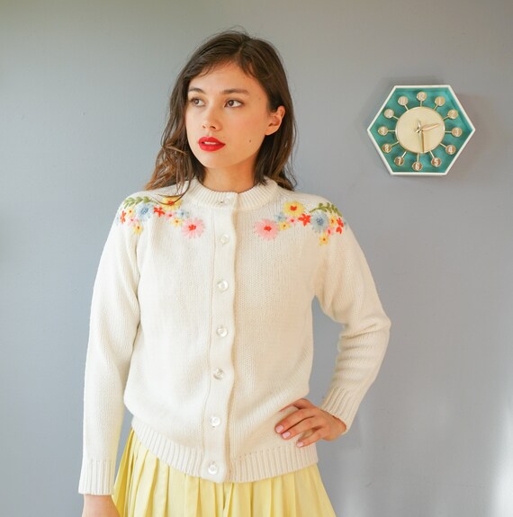 Vintage 1950s Embroidery Cardigan Size M, Women S… - image 2