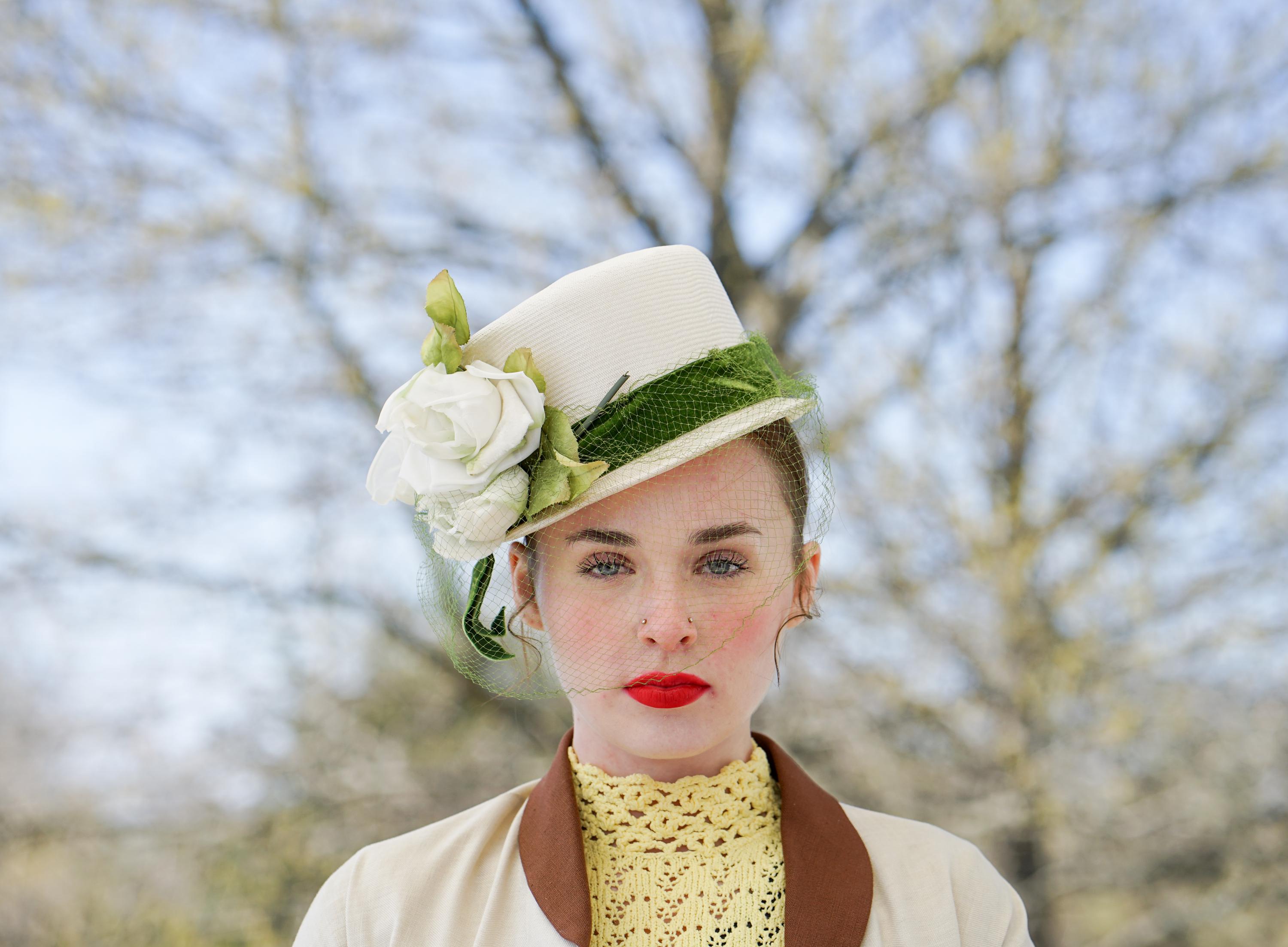 Vintage Church Green Straw Hat w/ Flower & Hat Box – Elegant Floral Style Retro 1950s Floral Wide Brim Hat - Etsy main image 3
