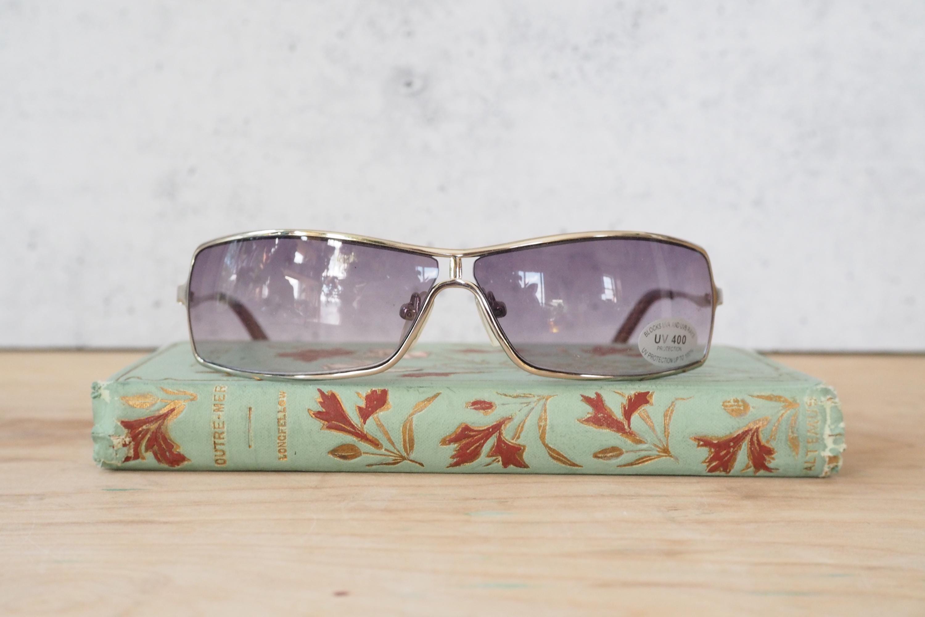VINTAGE 90s Y2K Metallic Silver Wrap Sunglasses - Deadstock Hipster Nostalgia Deadstock Y2K True Vintage Oval Silver  main image 2