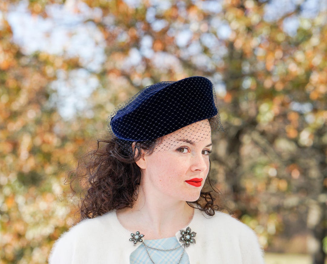 vintage-navy-blue-velvet-pillbox-hat-with-veil-1950s-60s-women-retro