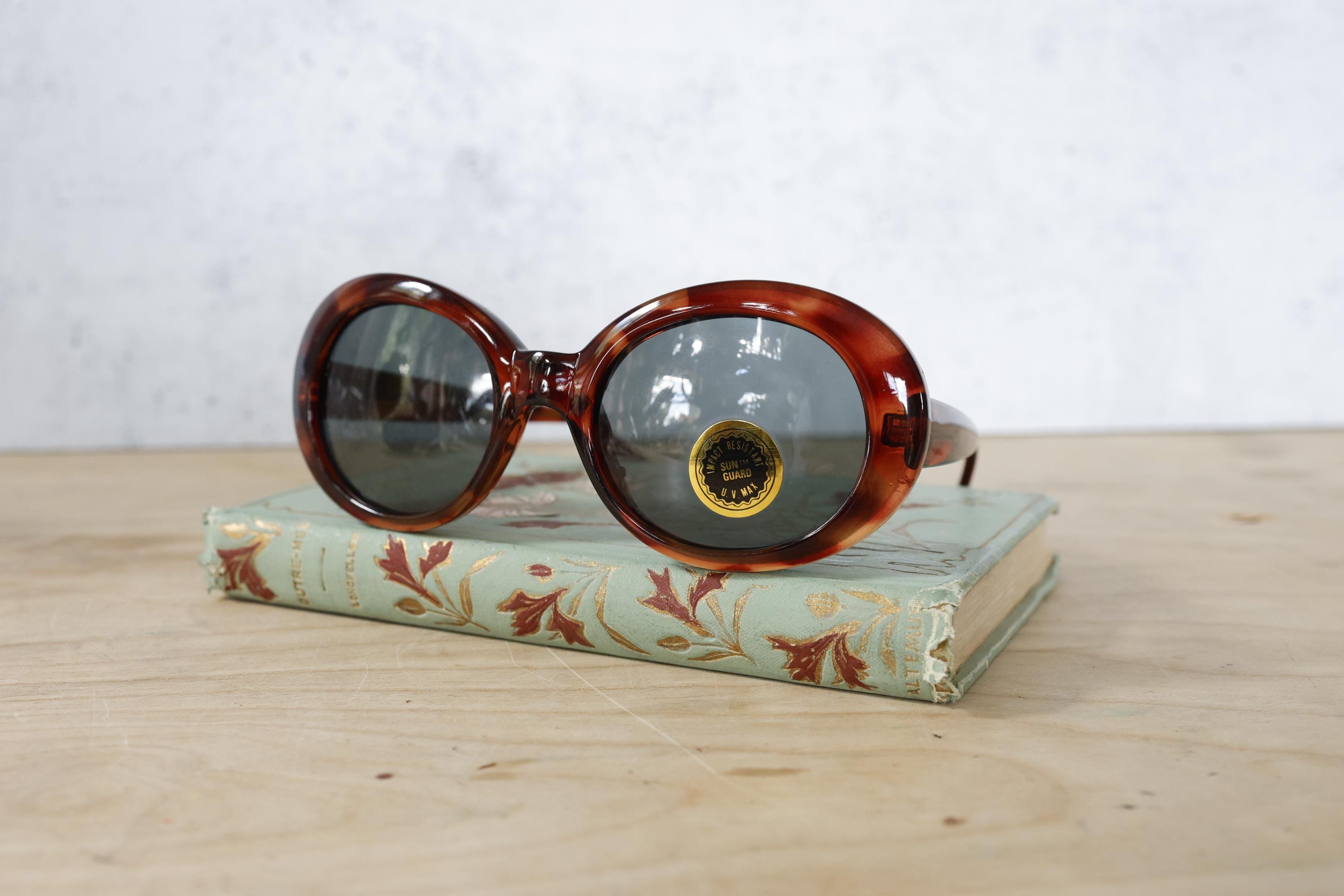 Vintage 1990s Oval shaped Sunglasses Courtney Love grunge Brown tone Korea NOS Brown Oval Retro Sunglasses for Women for sale | eBay main image 4