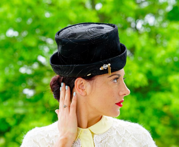 Vintage Black Cloche Hat, Bucket Hat, Vintage Mod Hat, Vintage Hat, 1950s-60s Hat, Vintage Millinery, Tea Party Hat, Wedding Hat, Derby Hat