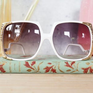 Vintage zonnebril jaren 80 monturen gemaakt in Taiwan New Old Stock jaren 80 veelkleurig wit en goud