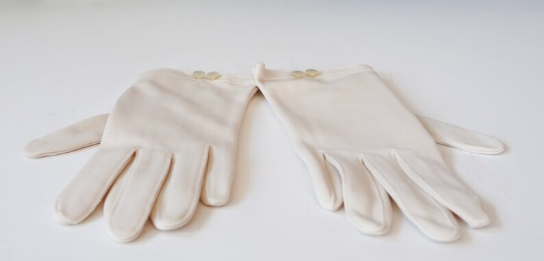 Vintage Fownes Ladies Gloves with Buttons/ 1950s Gloves/ Vintage Gloves/ Evening Gloves/ Wedding Gloves/ Formal Gloves/ Vintage Accessory image 6