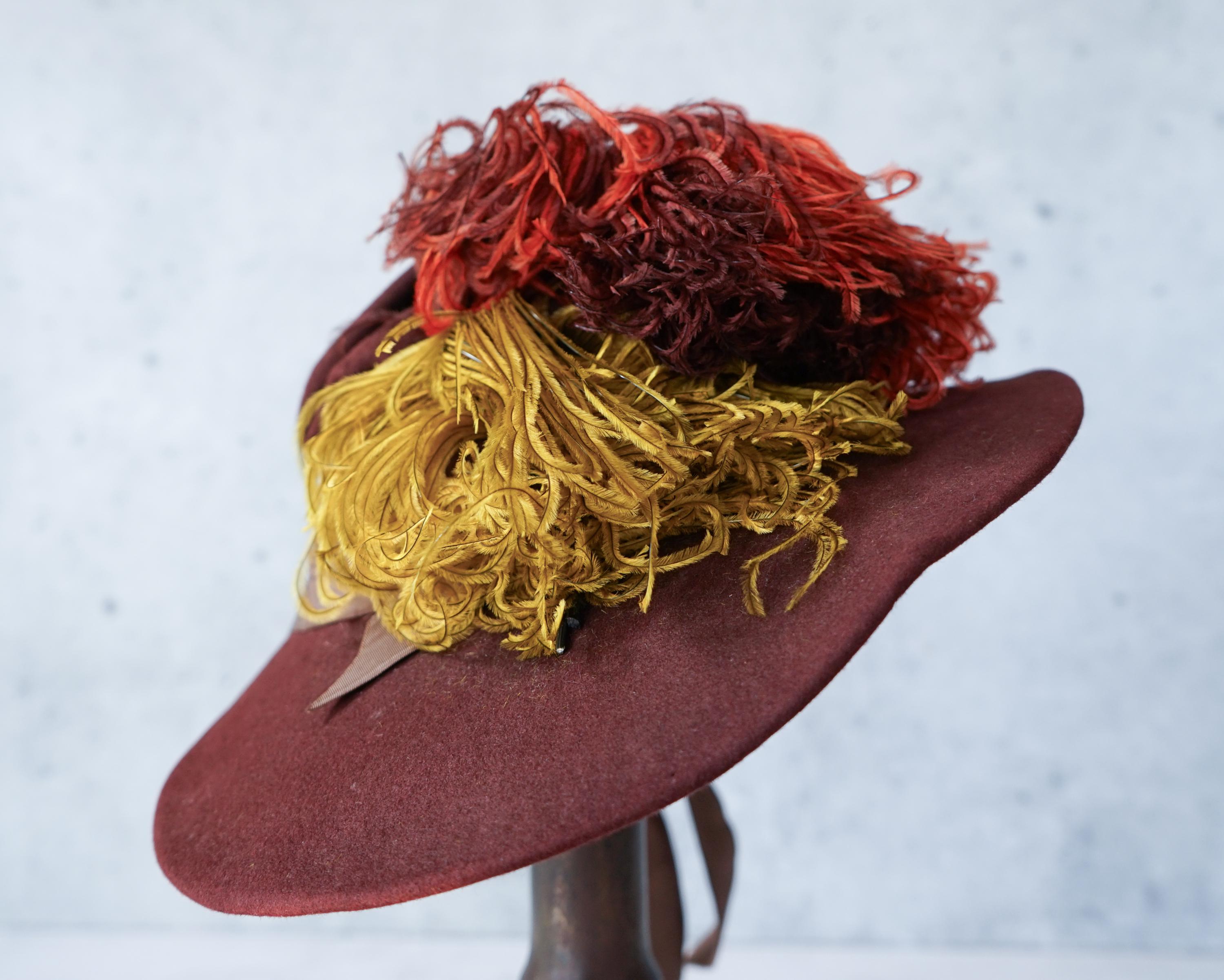 Vintage 1940s Wool Feather Tilt Fascinator Hat, Tilt Topper  display picture 2