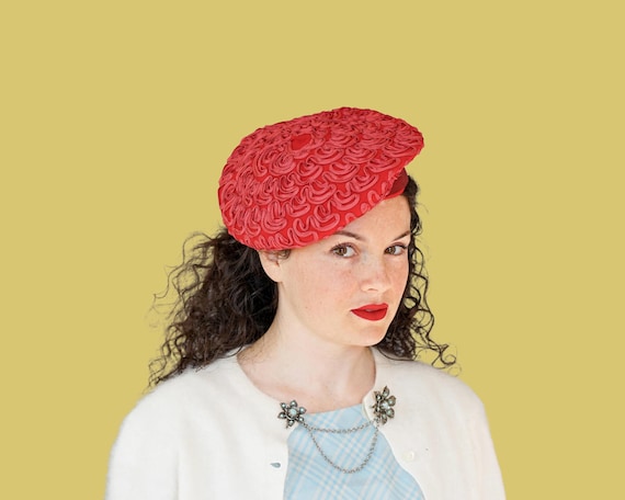Vintage Wool Felt Beret by Longchamps England: 1950s-1960s  display picture 2