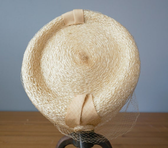 Vintage Straw Pillbox Hat with Veil, 1950s-60s Ha… - image 9