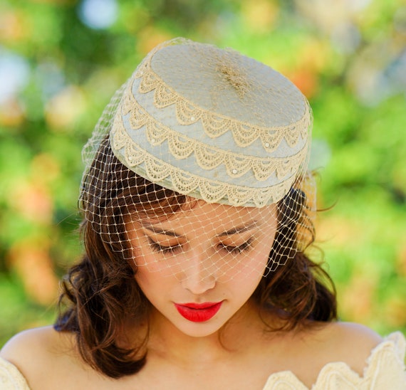 Vintage Lace Pillbox Hat with Veil, Vintage Hat, … - image 2