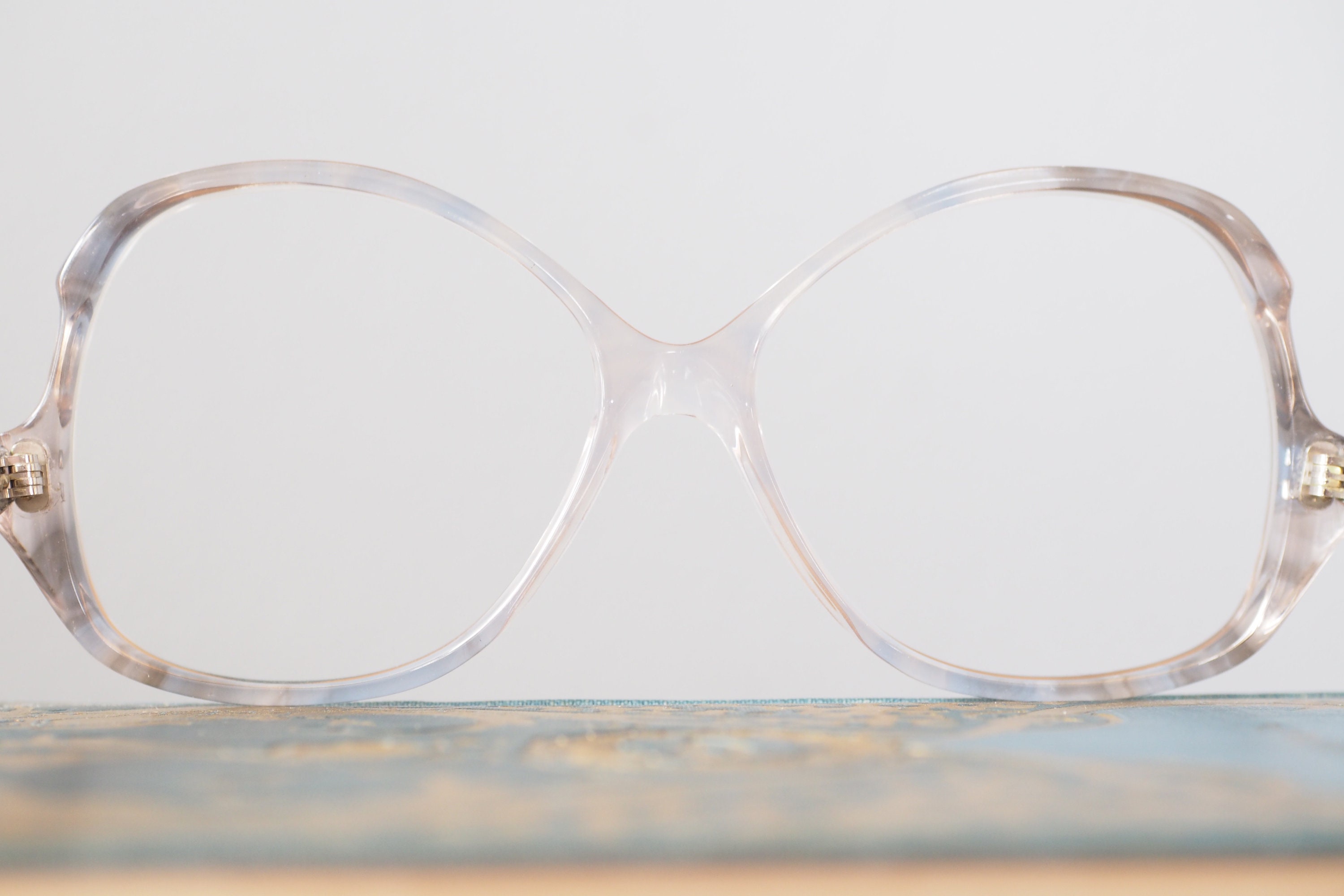 Vintage Eyeglasses 1970 display picture 3