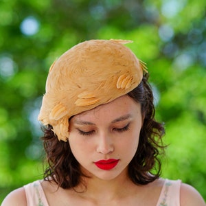 Vintage Feather Casque Hat, Vintage Half Hat, Vintage Hat, 1950s Hat, Vintage Women Hat, Cocktail Hat, Tea Party Hat, Wedding Hat, Retro Hat image 3