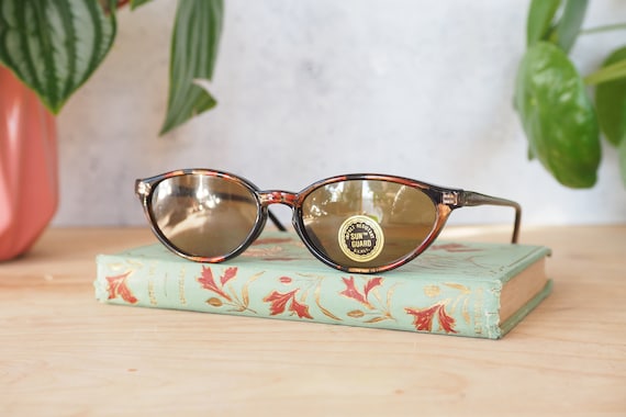 VINTAGE SUNGLASSES 1980s Multicolor Tone New Old Stock Made  display picture 3
