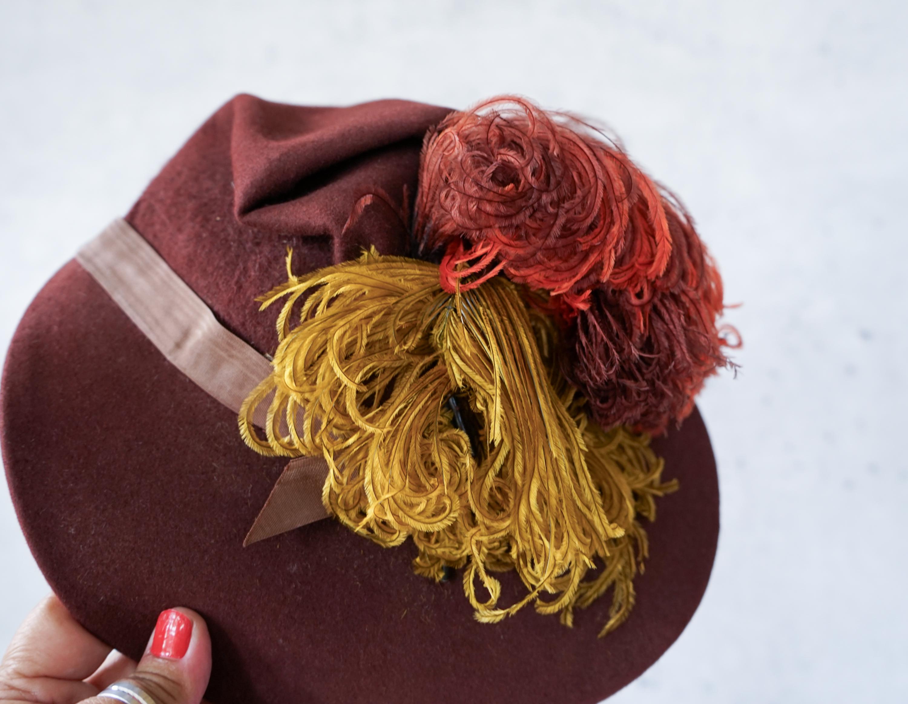 Vintage 1940s Wool Feather Tilt Fascinator Hat, Tilt Topper  display picture 2