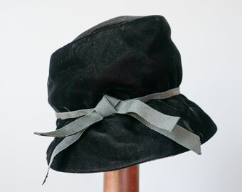 Vintage Velvet Bucket Hat, Cloche Hat, Vintage Hat, 1950s  display picture 3