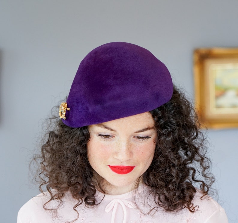 Vintage Velour Rhinestone Half Hat, Profile Hat, Vintage Hat, 1950s Hat, Women Hat, Cocktail Hat, Fall Winter Hat, MCM Retro Hat, Fascinator image 4