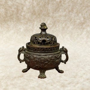 Vintage Drachen-Räuchergefäß aus Bronze, dreibeiniges Räuchergefäß mit Deckel in Form eines Hundes, kleiner Räuchergefäß im Antikstil für Meditation und als Dekoration für den Heimaltar.