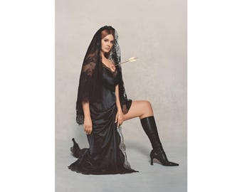 Lana Del Rey Pfeil durch Herz Matte Vertikales Poster | Gothic Frauen Portrait Druck