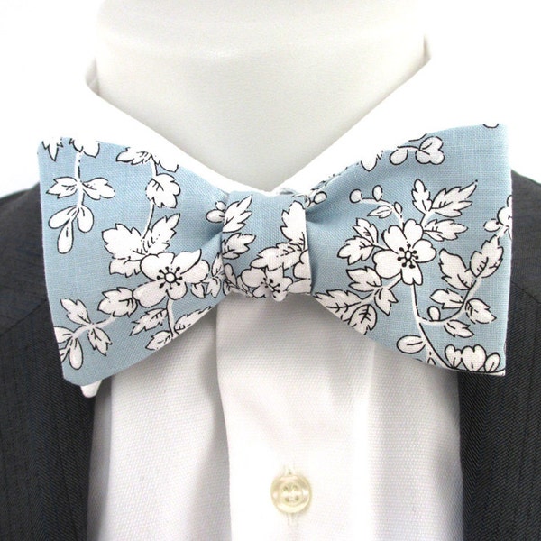 Men's bowtie - pretty pale blue and white floral quality cotton - neoud -