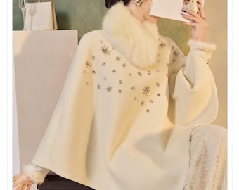 Elegant pärlstickad kapponcho, varma vinterytterkläder, strassdetaljer