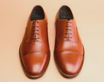 Handgemaakte leren oxford-schoenen, geklede schoenen met kapje