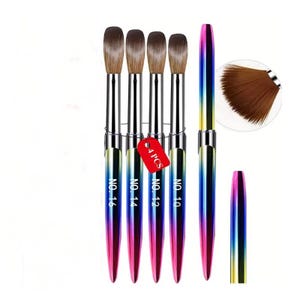 Könnte beinhalten: Ein Set aus vier Nagelkunstpinseln mit braunen Borsten und schillernden, regenbogenfarbenen Metallgriffen. Jeder Griff ist mit den Nummern 16, 14, 12 und 10 beschriftet. Ein rotes Etikett zeigt 4 PCS. Ein Pinsel ist mit Kappe abgebildet, ein Inset zeigt die Borsten.
