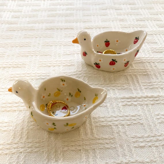 Custom duck ring holder,dove ring dish,Handcrafted Duck Figurines,Peace Dove Desk Decorat,ceramic dove Jewelry dish,engagement gift