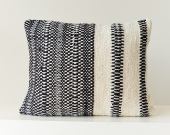 Housse d’oreiller Home Boho, décor de style noir et blanc, coussin scatter tissé en laine naturelle, taie d’oreiller tissée contemporaine avec Stripes Ceres