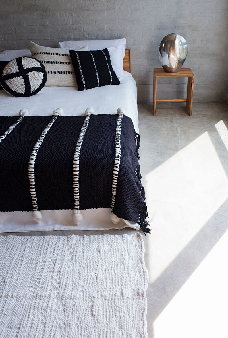 Black Knot Woven Throw Blanket Minimalist Dorm Room Bedding Etsy