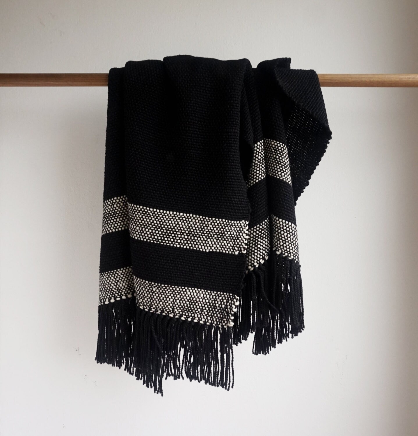 Couverture Tissée de Ferme Moderne, Housse Lit Blanche et Noire Voyage, Couverture à Franges, Cadeau