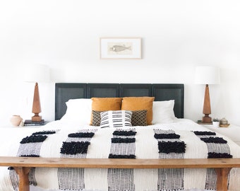 Plaid Black and white blanket, Grid Tartan bedding, Geometric wool throw, Chunky knit Loops, University bedroom decor, Daddy's gift for him