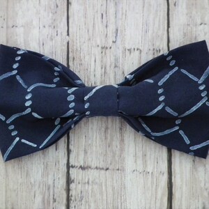 Men&#39;s Navy Bow Tie: Chicken Wire Print, Clip-On Necktie