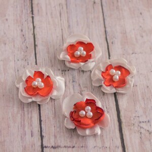 1-Zoll-Elfenbein und Orange, Sellerie, Golf Satin Blumen Verzierungen mit faux Perle Mitten