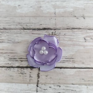 1-Zoll-Lavendel und Singrün Satin Blumenverzierung mit faux Perle Mitten, lila Blumendekorationen