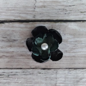 1 Zoll schwarze und dunkelgrüne Satin Blumen Verzierungen mit faux Perle Mitten
