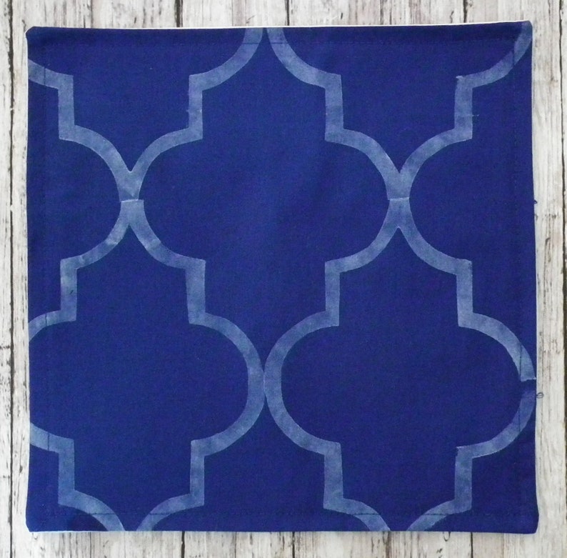 20cm x 20cm stenciled gray fabric dinner serviette 8 x 8 inch silver quatrefoil cloth napkin