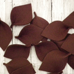 Brown felt leaves for petal toss, flower girl leaves, autumn wedding, Thanksgiving table, 100% merino wool felt, made to order