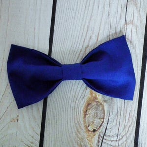 Men&#39;s clip-on royal blue bow tie, clip on groomsmen necktie, pre-tied bow tie, made to order