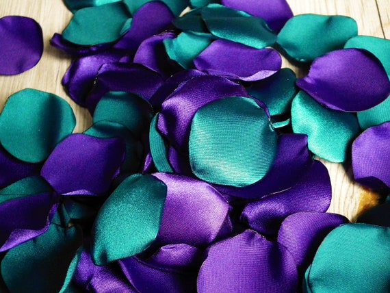 Peacock cheap rose petals