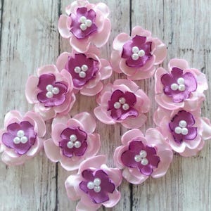 Rosa und strahlende Orchidee Satin Blumen Verzierungen mit künstlichen Perlen Mitten