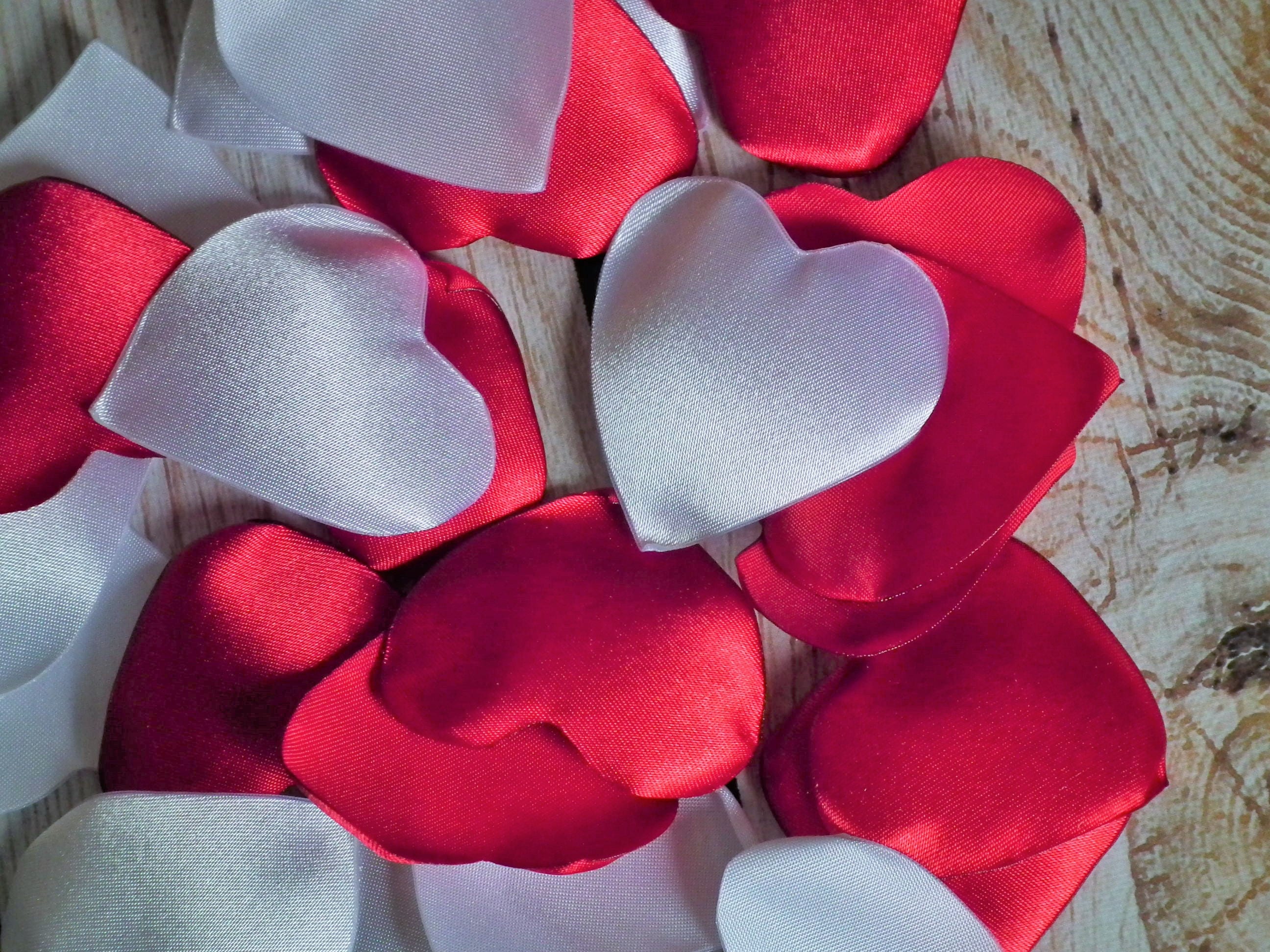 Petali di rosa in raso rosso e bianco a forma di cuore, per corridoio di  nozze, ricevimento, 40 anniversario di rubino, petali di fiori artificiali,  su ordinazione -  Italia