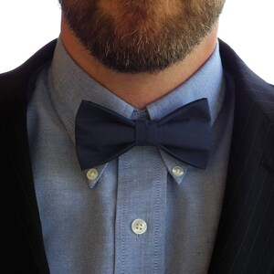 Men&#39;s Navy Clip-On Bow Tie: Pre-Tied Wedding Necktie