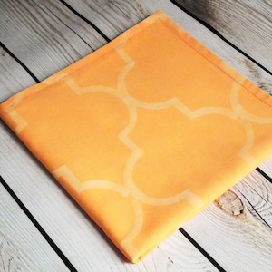 15x15 inch blazing orange quatrefoil cloth napkin, hand stenciled moroccan style pattern, 38cm x 38 cm serviette