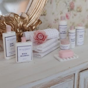 Conjunto de accesorios de baño, escala 1:12