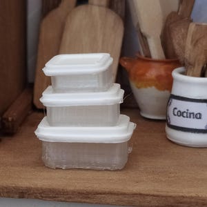 1:12 scale lunch boxes for dollhouses. miniature