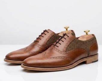 Handgemaakte bruinleren oxford brogues, tweed zijpanelen, geklede schoenen vleugeltip