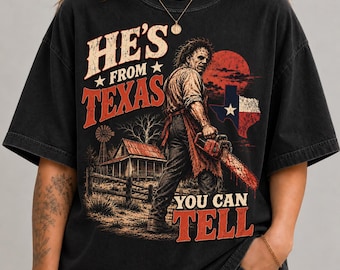 T-shirt « Il vient du Texas, ça se voit », T-shirt « Horreur à la tronçonneuse », T-shirt « Tueur en série texan », T-shirt « Couleurs confortables pour Halloween », T-shirt graphique « Saison des frissons »