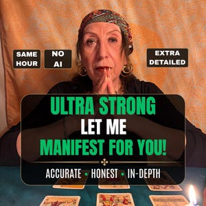 Puede incluir: Una persona con un pañuelo estampado y pendientes de aro dorados, con las manos juntas. El texto superpuesto dice: SAME HOUR, NO AI, EXTRA DETAILED, ULTRA STRONG LET ME MANIFEST FOR YOU!, ACCURATE, HONEST, IN-DEPTH. Hay cartas de tarot extendidas.