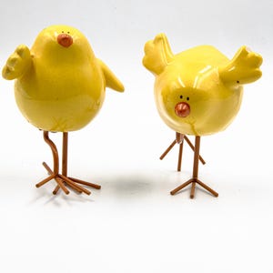 Set 2 Decorative Ceramic Chickens, Yellow Small Chicks, Hen Figurine, Rustic Decor, Kitchen Farmhouse Decor