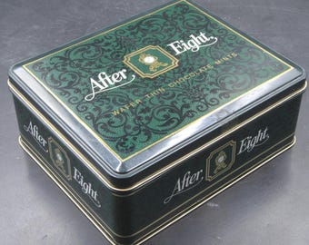 After Eight Thin Chocolate Mints Tin Box in the Iconic Dark Green Color and the Brand's Logo, Collectors' Memorabilia Tin