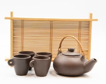 Mini Chinese Tea Set with Teapot and 4 Matching Cups and Bamboo Tray, Vintage Miniature  Ceramic Tea Tasting Set